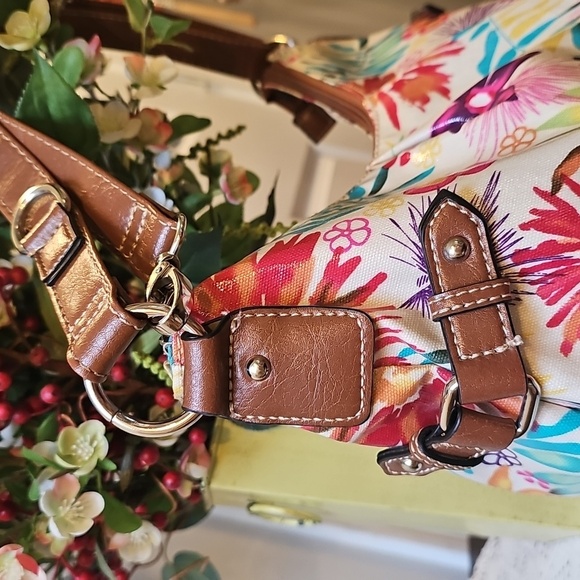 Plum By Latique Cross-Body Bag or Handbag - Picture 5 of 16